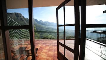 Sunrise Honeymoon Suite | Balcony