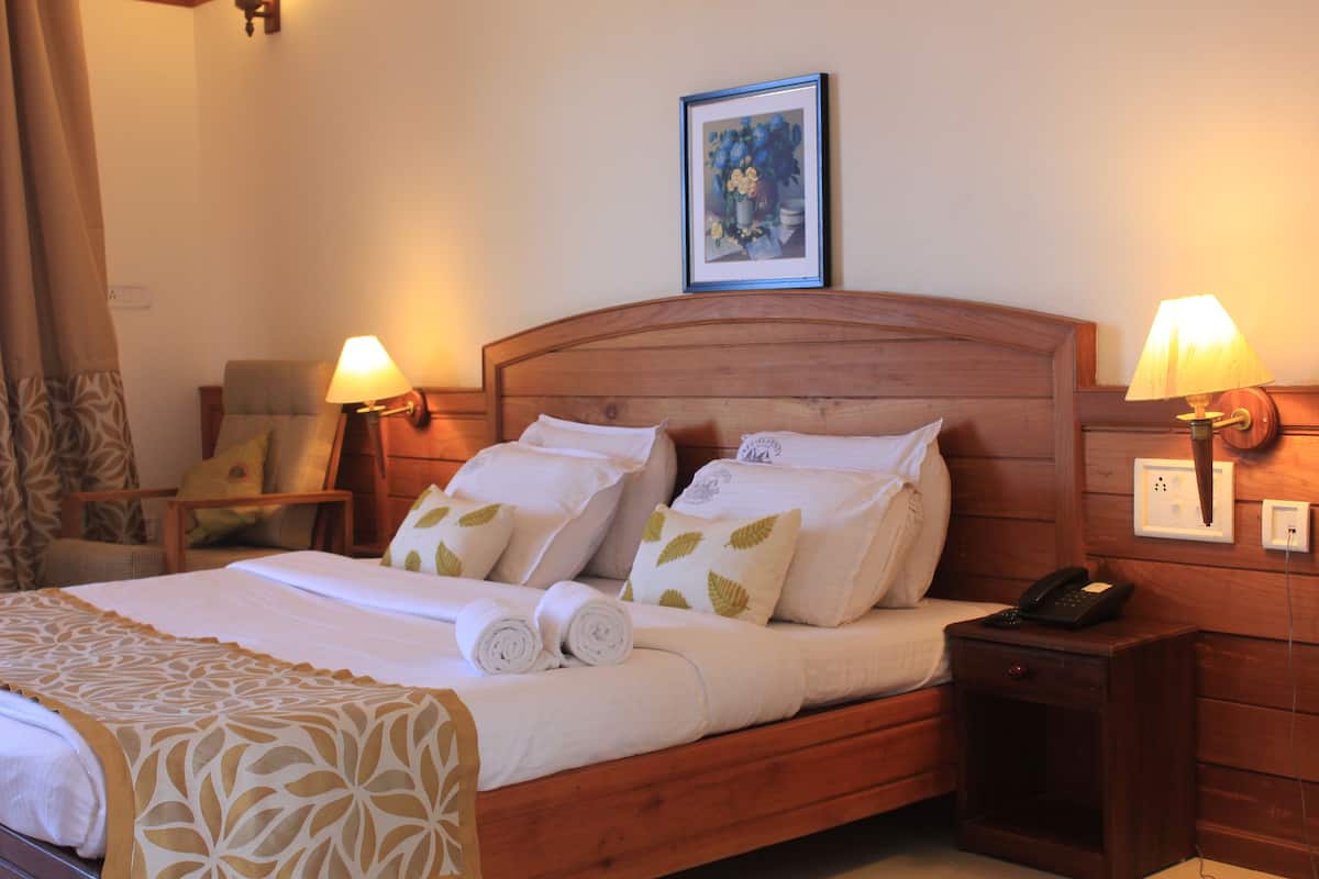 Kamar Ekonomi, dengan AC (Sunrise Honeymoon Suite) | 1 kamar tidur, seprai premium, brankas, dan meja kerja