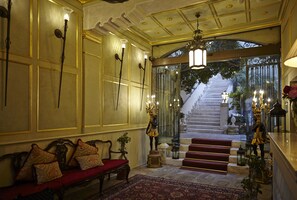 Lobby sitting area - Palazzo Paruta & Wellness Apartments (Venice)