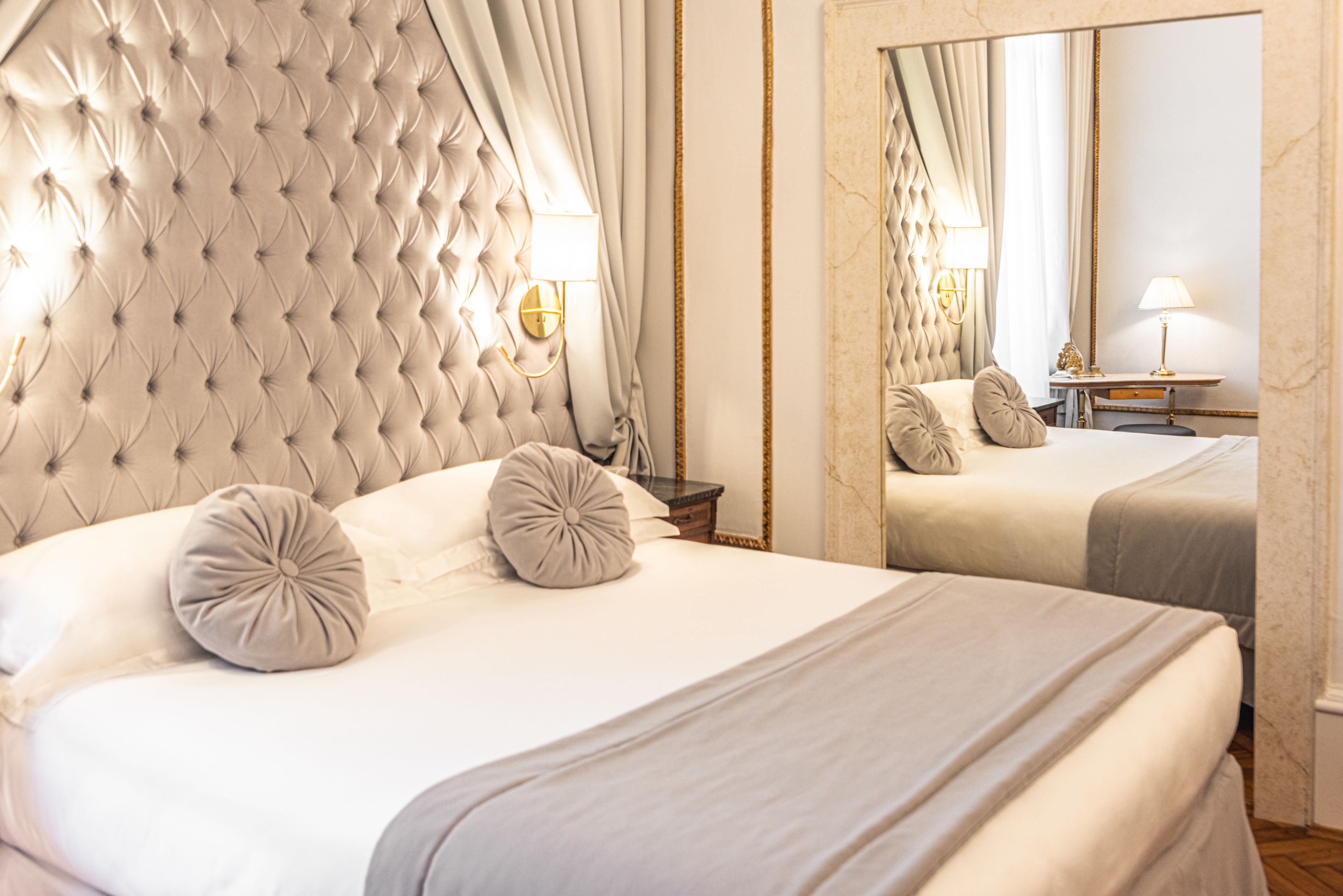 premier suite, 1 king bed, canal view | 1 bedroom, premium bedding, down duvets, in-room safe