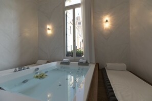 皇家公寓式客房, 副楼 (Wellness 705 40mt dall'hotel LOC09472) | 按摩浴缸