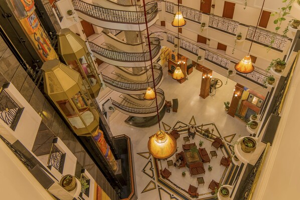 Interior entrance - Hotel Annamalai International (Puducherry)