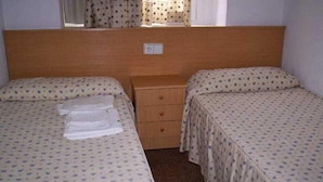 2 bedrooms, in-room safe, iron/ironing board - Torre Yago (Benidorm)