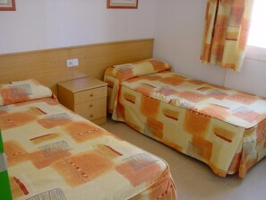 2 bedrooms, in-room safe, iron/ironing board - Torre Yago (Benidorm)