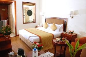 Royal Executive | Premium bedding, in-room safe, desk, soundproofing - Royal Court (Madurai)