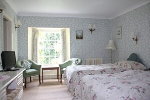 Individually decorated, individually furnished, free WiFi, bed sheets - Lastingham Grange (York)