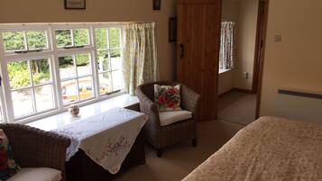 Yksilöllisesti sisustettu, yksilöllisesti kalustettu, ilmainen Wi-Fi