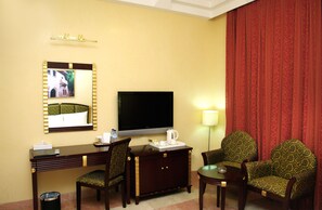 Premium bedding, Select Comfort beds, minibar, in-room safe - Verona Resort (Sharjah)