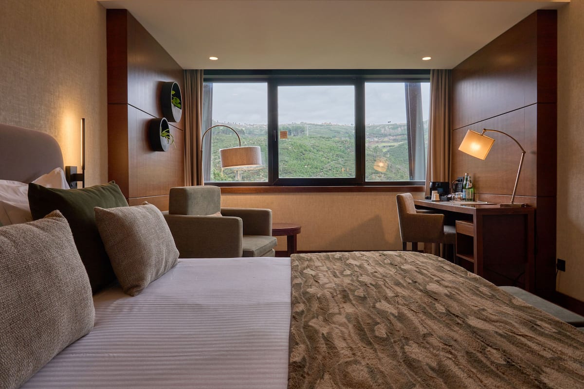 minibar, in-room safe, desk, blackout curtains