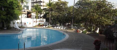 Outdoor pool, open 9 AM to 9 PM, sun loungers