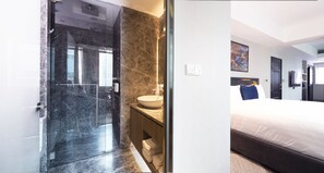 Shower, designer toiletries, hair dryer, slippers - Ovolo Central (Hong Kong Island)