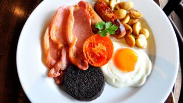 Breakfast, lunch, dinner served; British cuisine