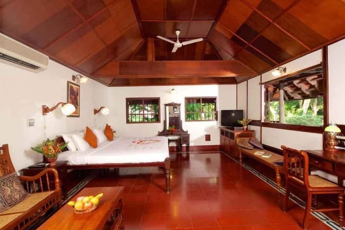 Minibar, in-room safe, rollaway beds