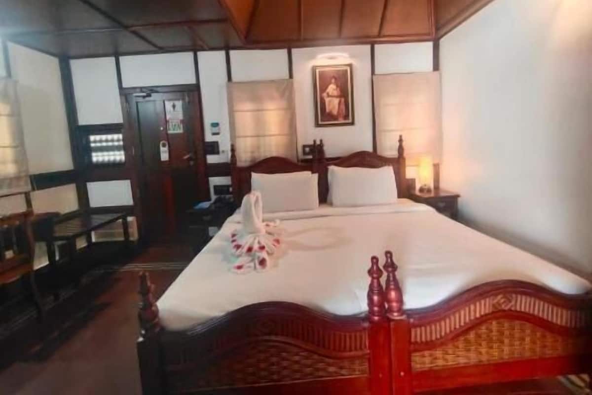 Minibar, in-room safe, rollaway beds