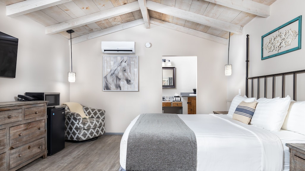 Sky Ranch Lodge Reviews, Deals & Photos 2024 - Expedia