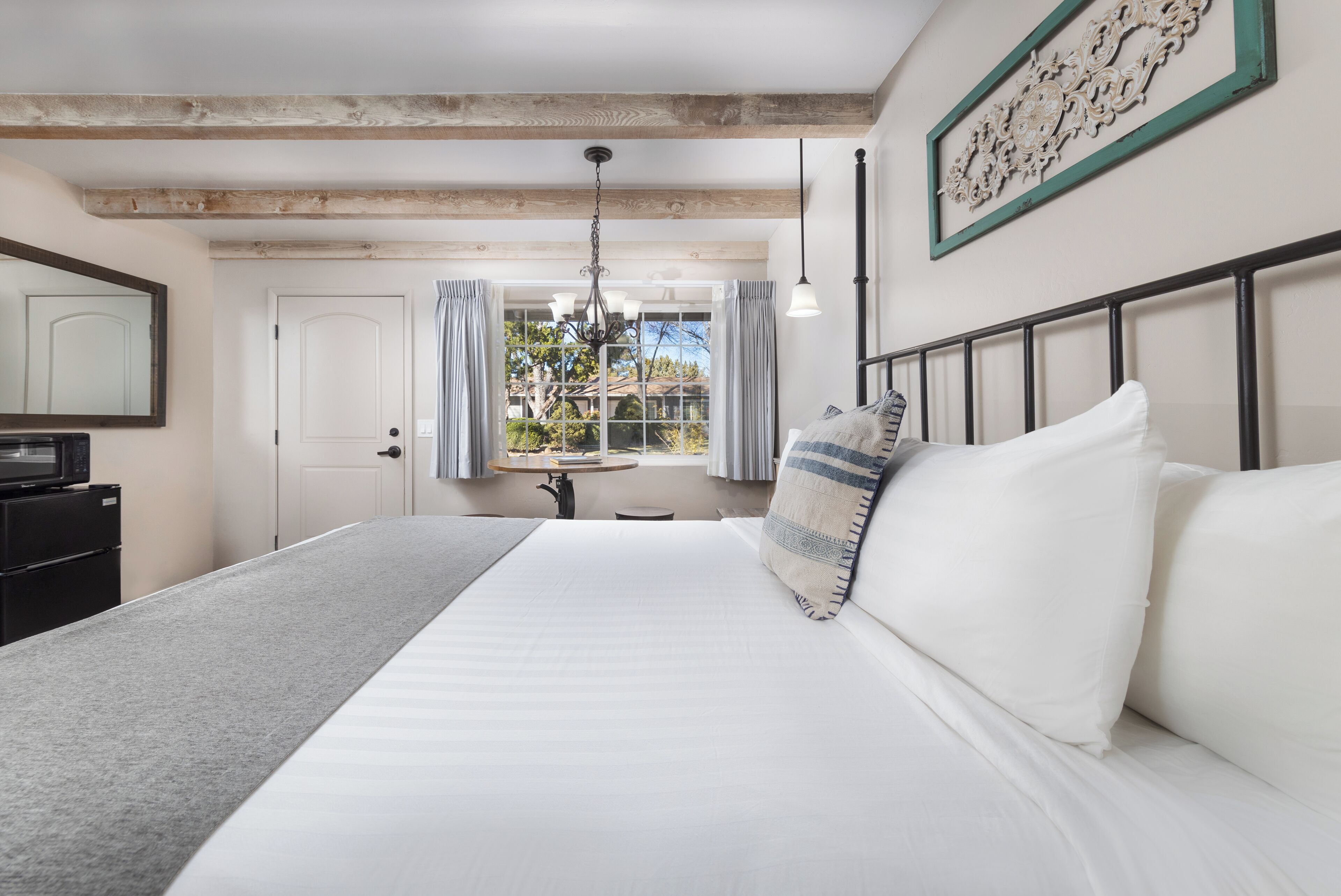 Room, 1 King Bed | Free WiFi, bed sheets