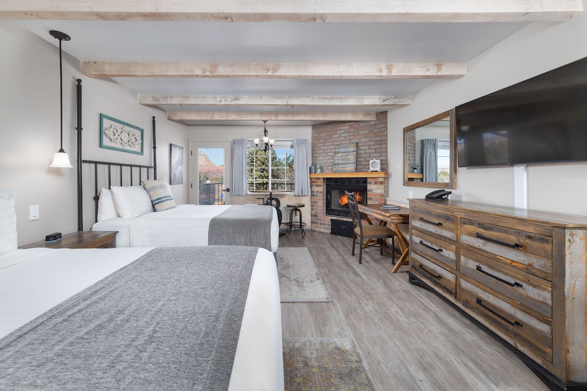 Sky Ranch Lodge Reviews, Deals & Photos 2024 - Expedia