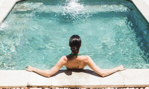 حمّام سباحة خارجي موسمي