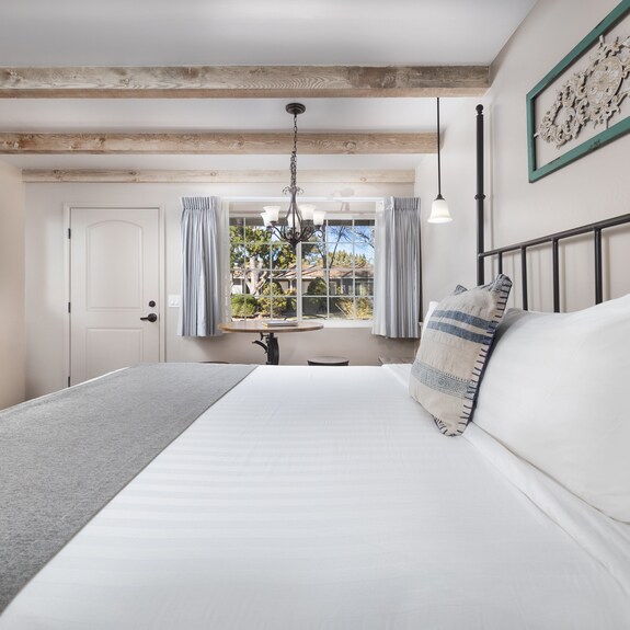 Sky Ranch Lodge Reviews, Deals & Photos 2024 - Expedia