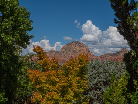 Sky Ranch Lodge - Image 23