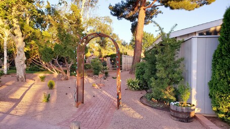 Sky Ranch Lodge - Image 59