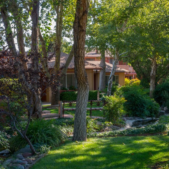 Sky Ranch Lodge Reviews, Deals & Photos 2024 - Expedia