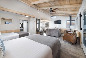 Cottage, 2 Queen Beds | Free WiFi, bed sheets