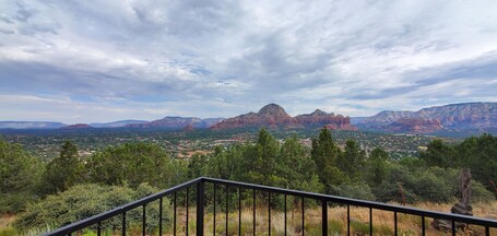 Sky Ranch Lodge - Image 26