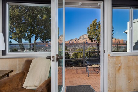 Sky Ranch Lodge - Image 15