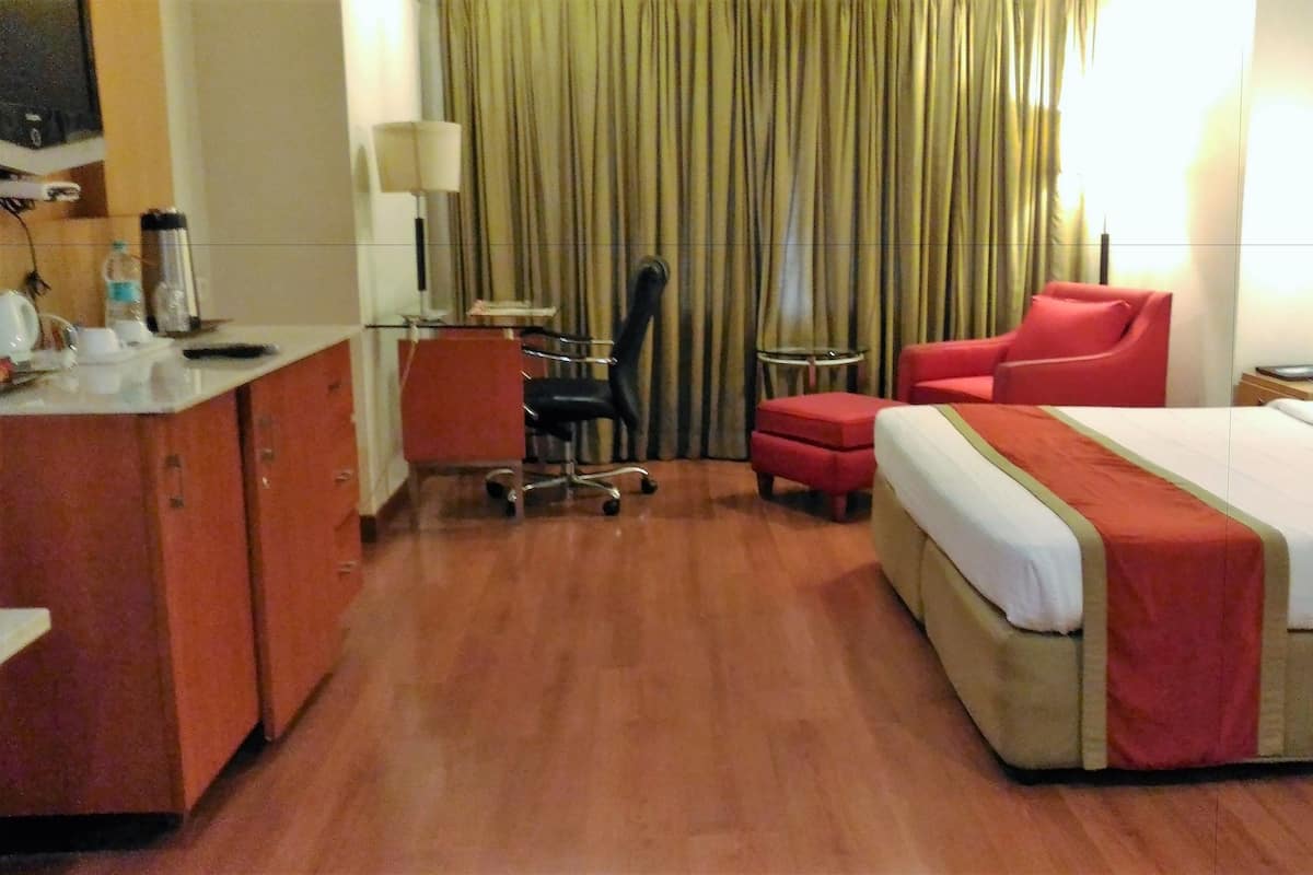 Minibar, in-room safe, desk, soundproofing