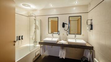 Junior Suite | Bathroom