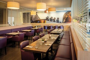 Frühstück, Abendessen, belgische Küche, Blick auf den Garten 