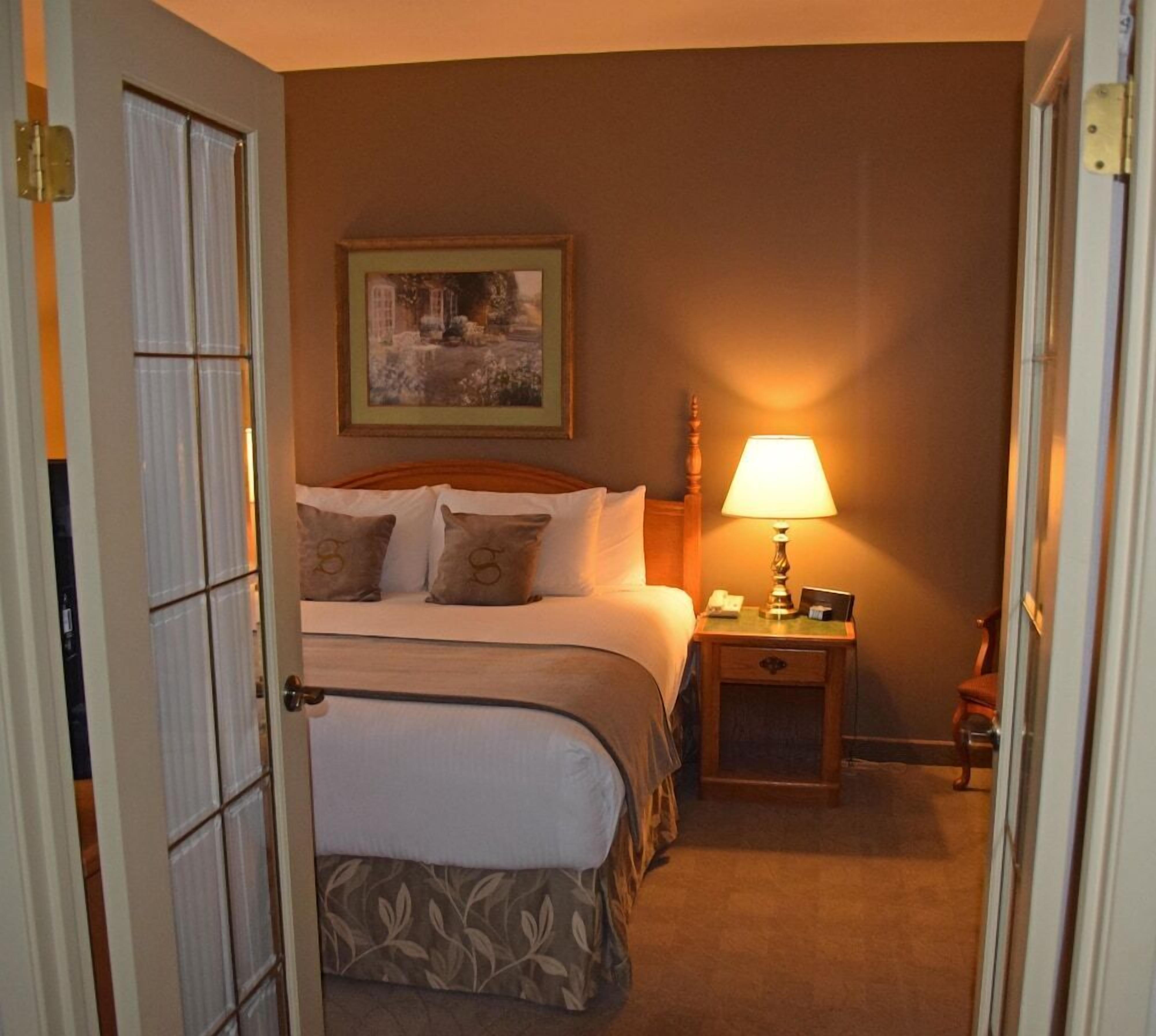 Premium bedding, pillowtop beds, individually furnished, desk