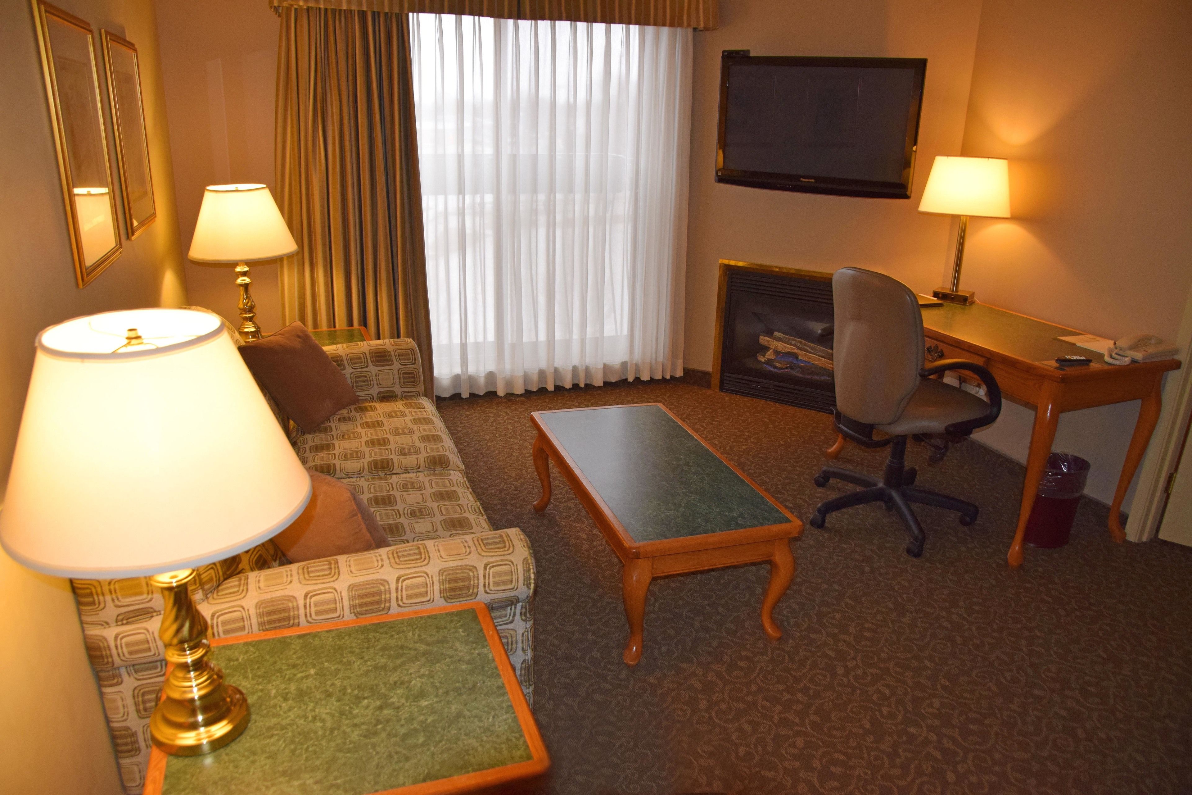 42-inch flat-screen tv with cable channels, tv, dvd player