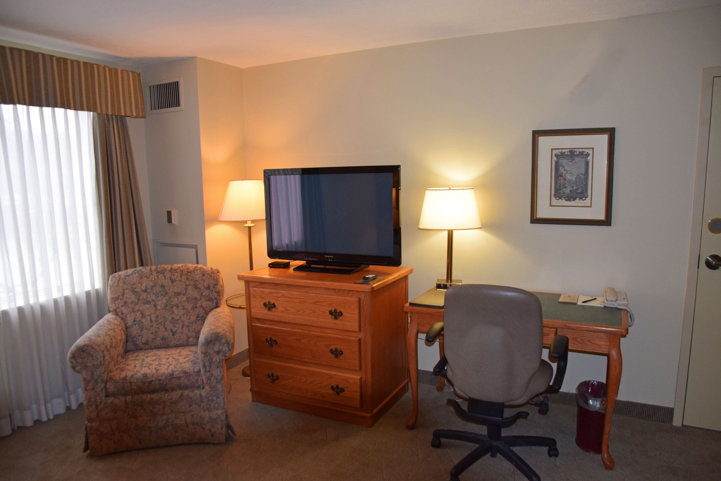 studio suite, 1 king bed | premium bedding, pillow-top beds, individually furnished, desk