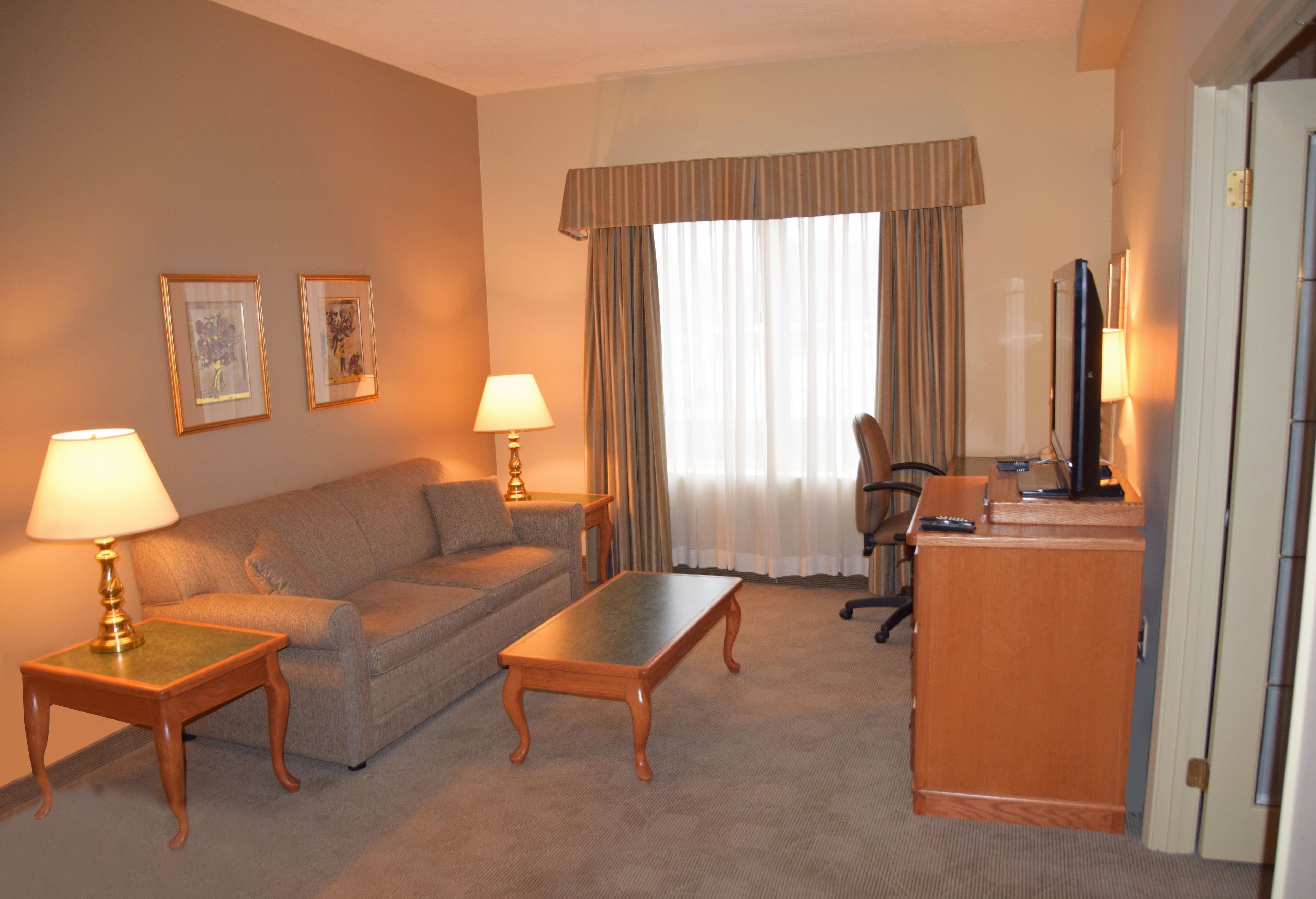 executive suite, 1 king bed with sofa bed | premium bedding, pillow-top beds, individually furnished, desk