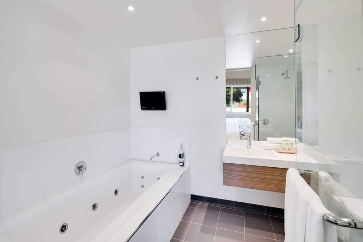 Executive Spa Suite