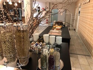 Breakfast buffet - Hotell Fyrislund (Uppsala)