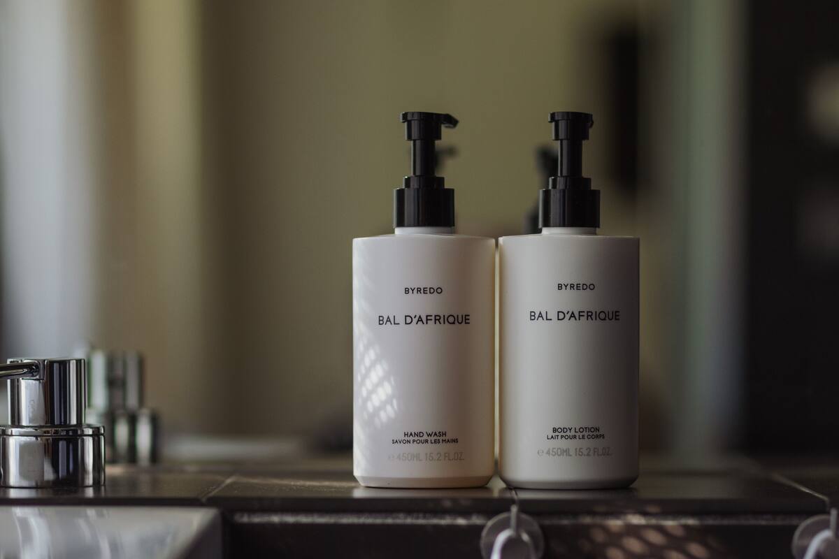 deluxe room, garden view (sea view) | bathroom | shower, rainfall showerhead, designer toiletries, hair dryer