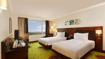 Room, 2 Twin Beds | Premium bedding, in-room safe, desk, laptop workspace