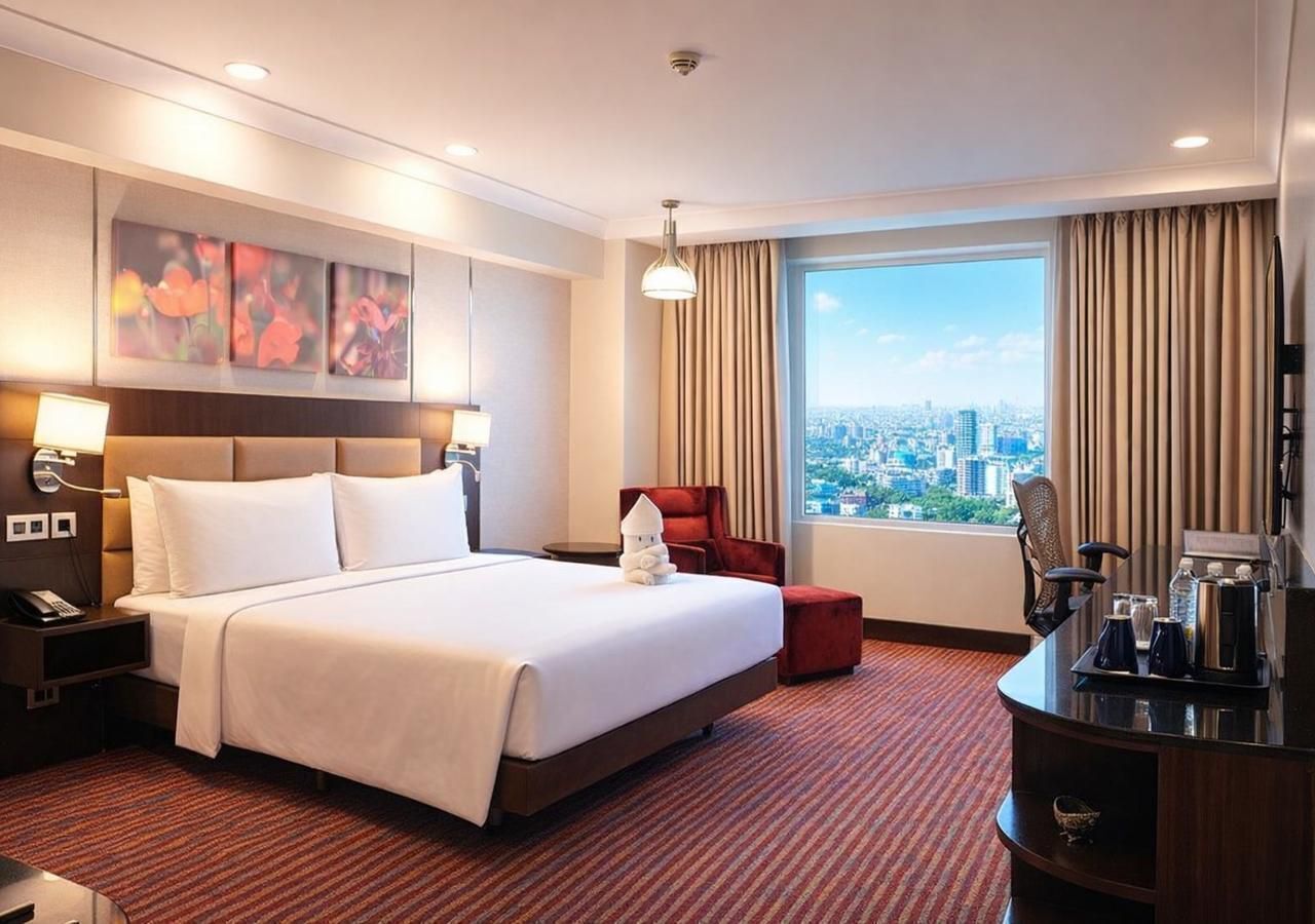 Premium bedding, in-room safe, individually decorated