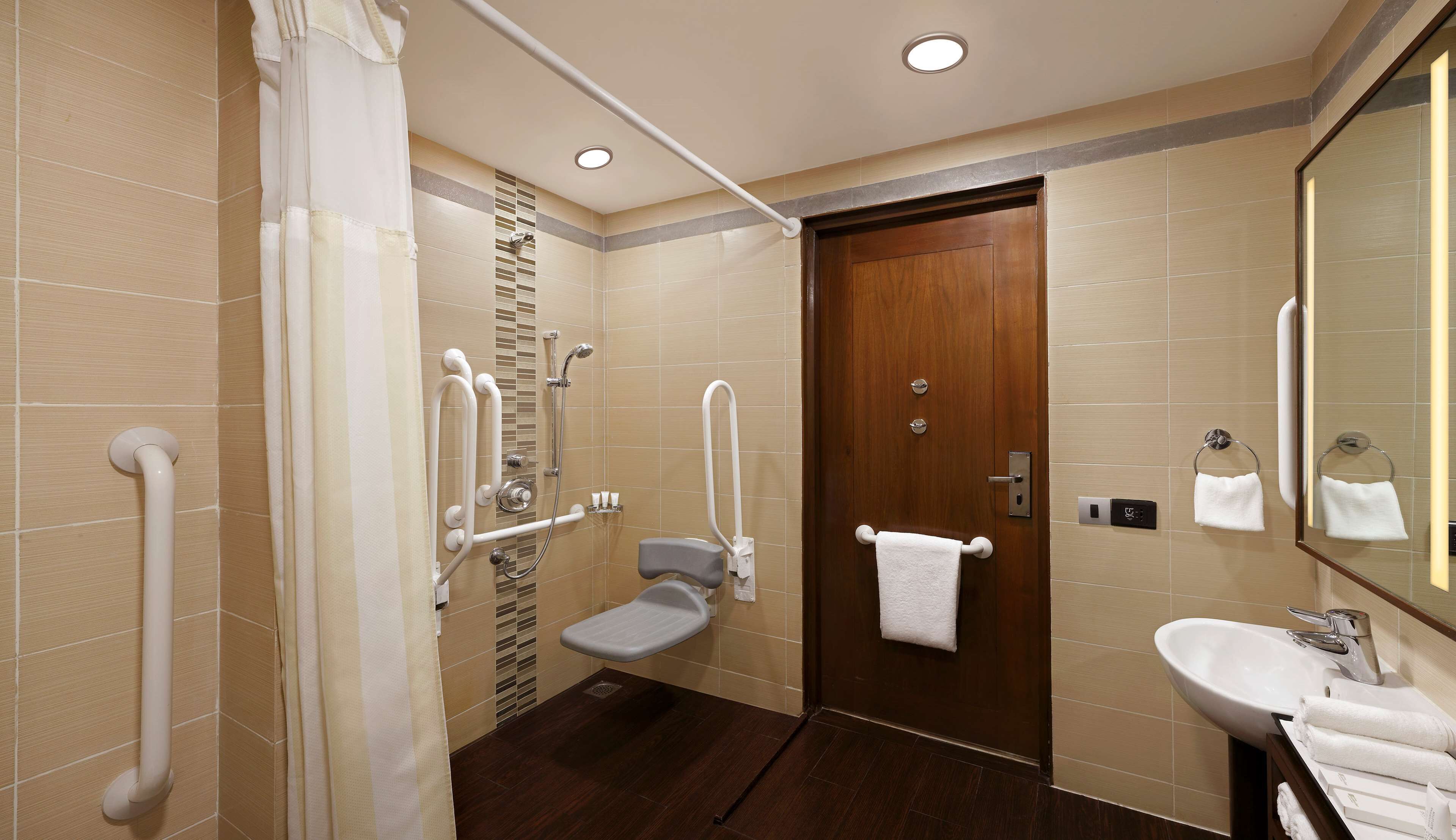 premium bedding, in-room safe, individually decorated