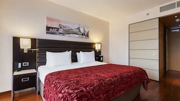 Premium bedding, memory foam beds, minibar, in-room safe