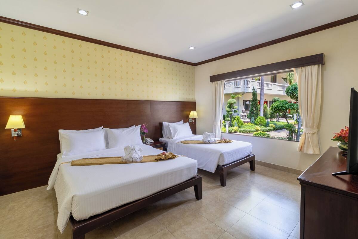Deluxe Apartment, 2 Single Beds, Garden View