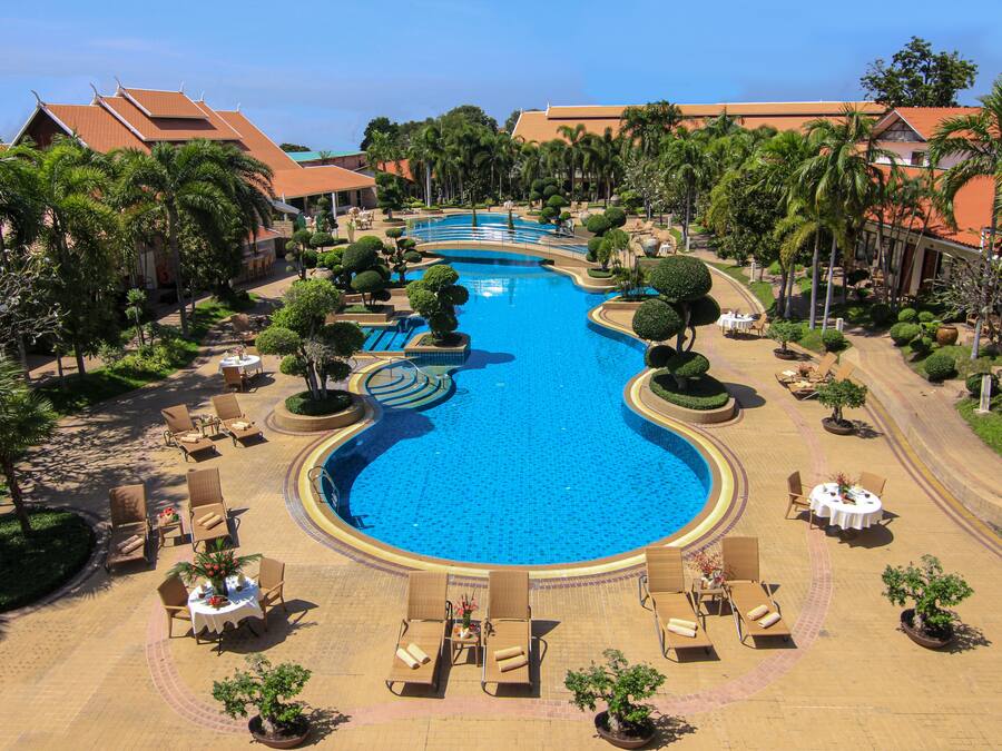 Outdoor pool, pool loungers