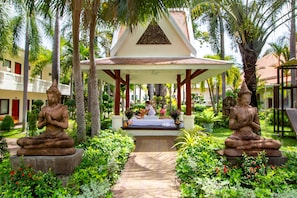 泰式按摩、腳底按摩、按摩服務