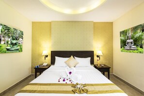 Deluxe Bungalow | In-room safe, individually decorated, individually furnished, desk - Thai Garden Resort (Pattaya)