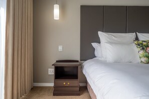 Luxury Suite | Premium bedding, in-room safe, individually furnished, desk - Ruslamere Hotel & Conference Centre (Cape Town)