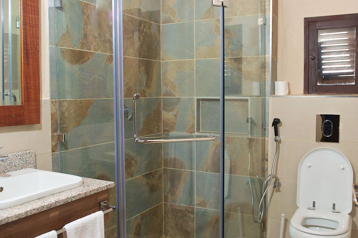 villa, 2 single beds | bathroom shower