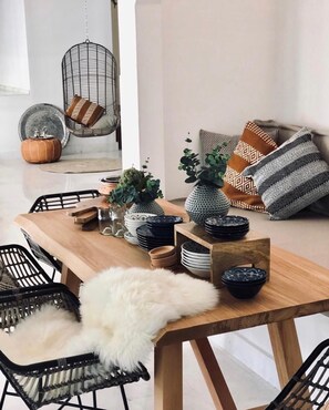 Daily continental breakfast for a fee - Number One Tower Suites (Dubai)